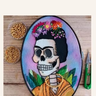 Bordado en hilo y acuarela - Frida Calavera